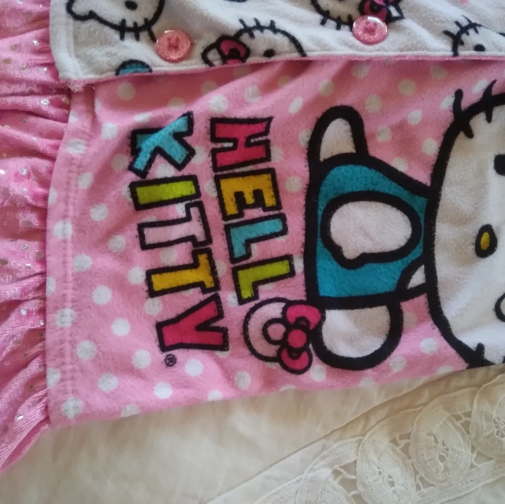 Hello kitty girls 7/8 pajamas set with satin like ruffled edges & collar